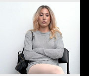 自由国保安部门超市偷窃2V-4.4G时长50分-51分女主颜值身材口碑热度