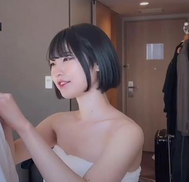 蜜桃传媒联合精东传媒第三弹作品,时长27-48分钟,大学生拍摄曝光