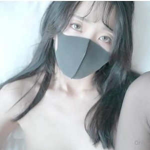 私信HongkongDoll玩偶姐姐,黑丝短片1V,235M,身材迷人,OnlyFans下载