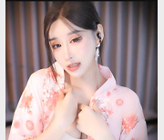 土豪定制剧情：CC小恩雅献给公公的特别礼物，时长21分钟