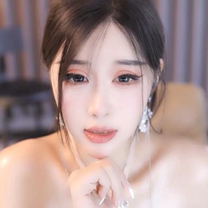 CC小恩雅：自拍时长21分钟合集，定制剧情故事不合适下载观看