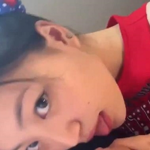 美眉洋男友自拍表情舒坦T气质爆满下载观看