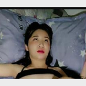 女生宿舍1V-1G自拍互动视频，美女直接参与，闺蜜助阵