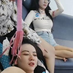 大学生社交媒体管理:挑战与压力