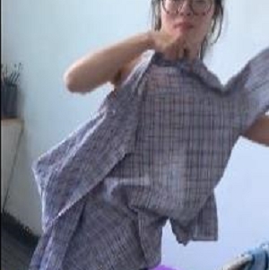 清纯眼镜妹拍摄精彩资源，644MB视频大小，绅士必收藏