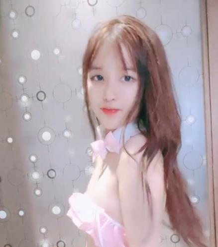 斗鱼超人气萌妹子27段视频合集，387分钟青涩可爱初恋脸