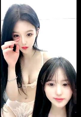新人主播!姐妹一起直播资源，自拍出品，时长超过一小时，身材颜值在贤娆口罩露脸