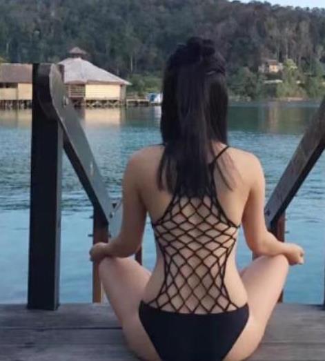 虎牙网络红人妖媚KiKi资源合集，身材妩媚，cos精彩，2.8G视频大小