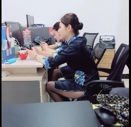 佛山院子售楼部经理合集：作者自拍视频时长丰富，部门员工尽情表演！