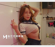 湾湾大佬游戏：女友被卖给大佬的晚上