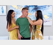 Y-ElleLee合集：自由国时长4小时，知名男Y与黑鬼合作，51岁巨G参与，用嘴、进入、女同等内容丰富，下载观看！