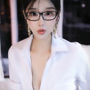 CC主播小恩雅定制剧情小说，时长33分钟，自拍精彩表演