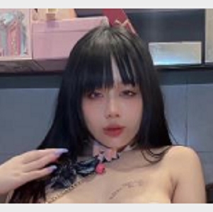 九言定制自拍2V-1.4G资源,全网爆火,L出镜姨妈巾打码道具美颜幽黑