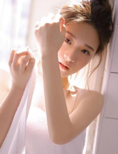 仙姬资源合集:清纯声音幻想,透明丝袜自我安慰