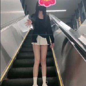 超A完美身材嫩妹Luna000室外多场景打野视频21分钟