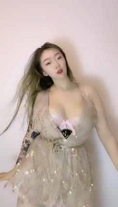 快手女神主播欣妹舞蹈合集1.4G，青春活力流连忘返