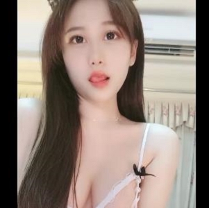 雪雪：精选主播，S型曲贤娆木瓜身材，2V和3G视频资源