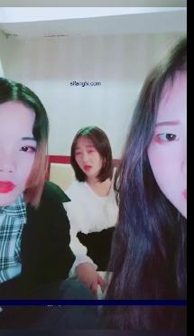 00后姐妹花手机拍摄自拍视频,画面小但场面感觉真开放