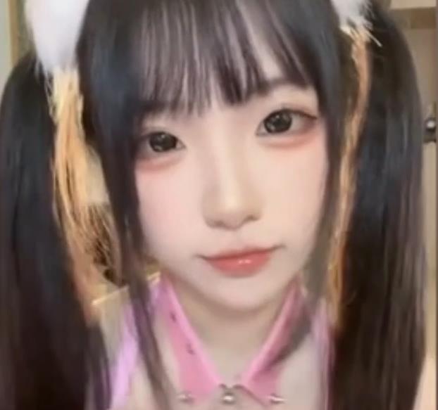 佐佐酱女主播展示阿黑颜，颜值声音素资源，直播视频大小/数量