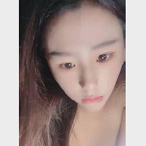 李时雨：高颜值模特兼主播，精选身材自拍视频