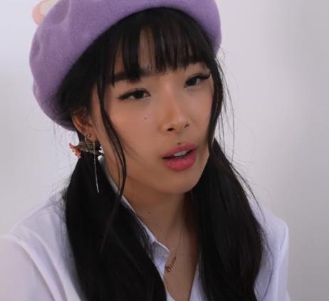 亚裔女Y-ElleLee自拍合作黑鬼用嘴女同口B视频合集，时长5V-6.9G，下载观看