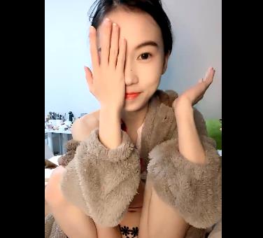 推特清纯女神-生椰拿铁5V2.9G作品展示