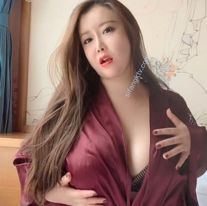 王婉悠大罩杯女神合租剧情新作，1.3G视频大小，轻坦车头灯肉感