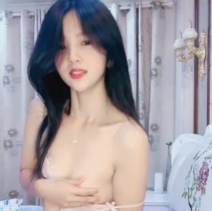 韩国小美：自娱自乐女神，4V视频3.8G，身材颜值无可挑剔