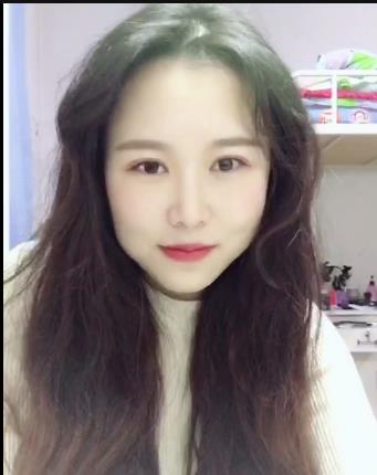 高颜值小情侣校园私拍原相机小视频