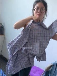 清纯眼镜妹拍摄精彩资源，644MB视频大小，绅士必收藏