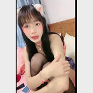 00后作者自拍34分钟视频1V-257M，手指捅擦啤酒瓶，身材S曲线毛乱观看下载