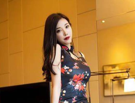 女神丝足小语资源合集：黑丝美腿旗袍模特身材颜值足系列视频