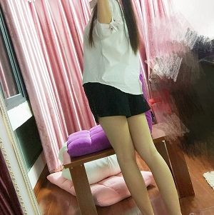 太宰子颖：85四人游高清作品，6V视频，8G，社保，身材魅力