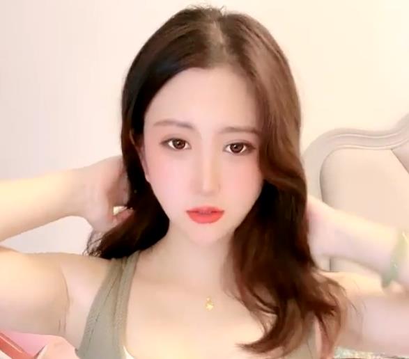 快手网红琪琪：美颜尤物玩具蛋蛋，观众互动明码标价