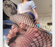 黑丝高跟诱惑主播付费资源，软软美腿福音！