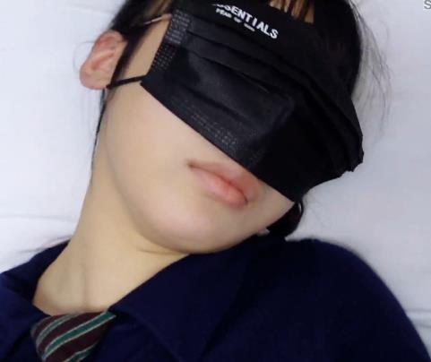 私房老虎菜原创模特系列第21弹，灌醉眼镜娘，1V399M更新速度