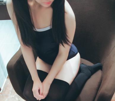 微博网红嫩妹团子少女cos身材粉嫩作品图片JK