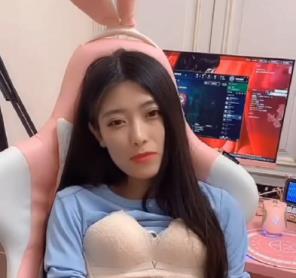 抖音网红月月大小姐姐视频风采