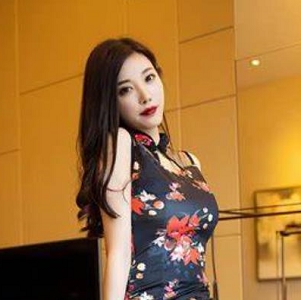 女神丝足小语资源合集：黑丝美腿旗袍模特身材颜值足系列视频