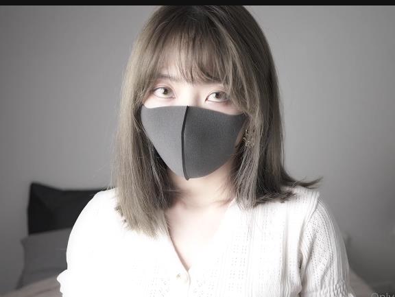 《香港doll玩偶姐姐》系列短片25分钟全L，白丝袜用脚指J自拍