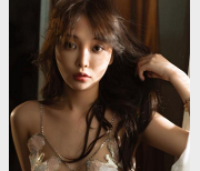 高端摄影师私拍玫瑰娅幺幺茶模特作品特写，高质量唯美身材花絮