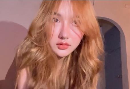 神魂颠倒的精选女神：男友C的完美身材OnlyFans泄露