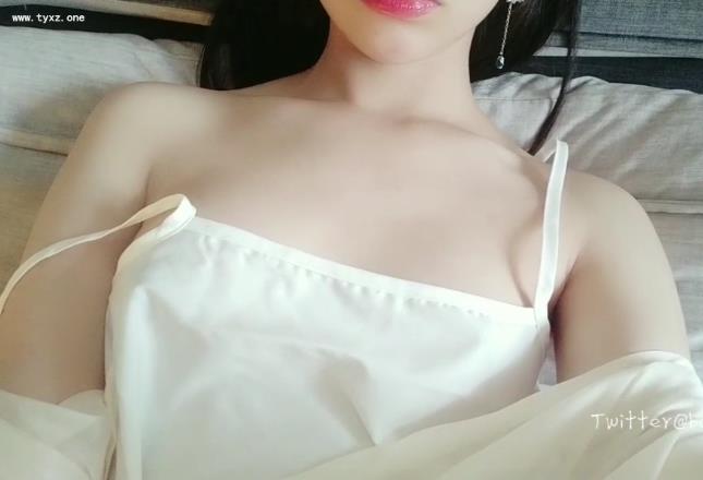 白桃露露超级萌妹子视频合集8.5G，高清汉服破洞黑丝JK白丝学生装