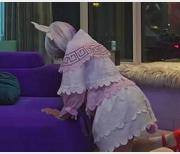 康纳COS小女仆妹子想象猥琐视频下载（2个，1.9G）