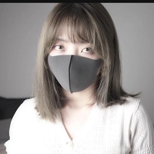 《玩偶姐姐的纯爱时光》25分钟视频，白丝袜足艺展示，作者自拍观看、下载