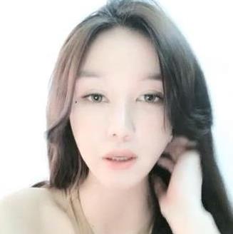 台湾主播BloodMoon:清纯已婚少女,1.5G视频,需求强烈