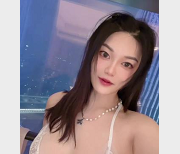 高颜值光“阴”私拍大礼，liubaiaai小姐姐露脸玩玩作品下载观看