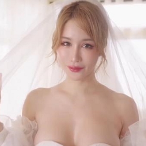 浪漫婚纱夜：新人与熟妇共享幸福时刻，23分钟视频豪华呈现