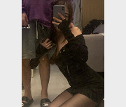 渣男曝光：37套自拍视图，1.4G妹子果照