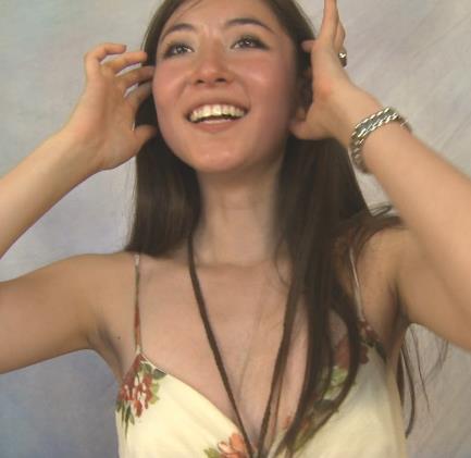 华裔千金AmeliaWang行为艺术作品3V视频2.9G,颜值不凡,外界美名评击